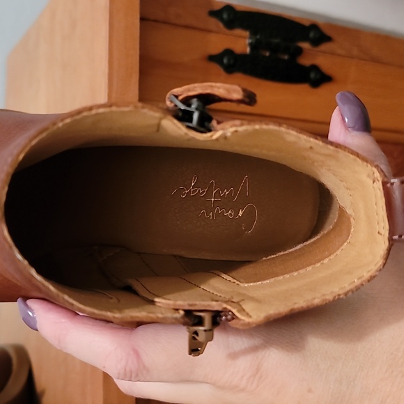 Crown Vintage Booties - Picture 4 of 5